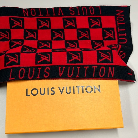 Louis Vuitton Red and Black Muffler Monogram Scarf 🧣 - Picture 7 of 15